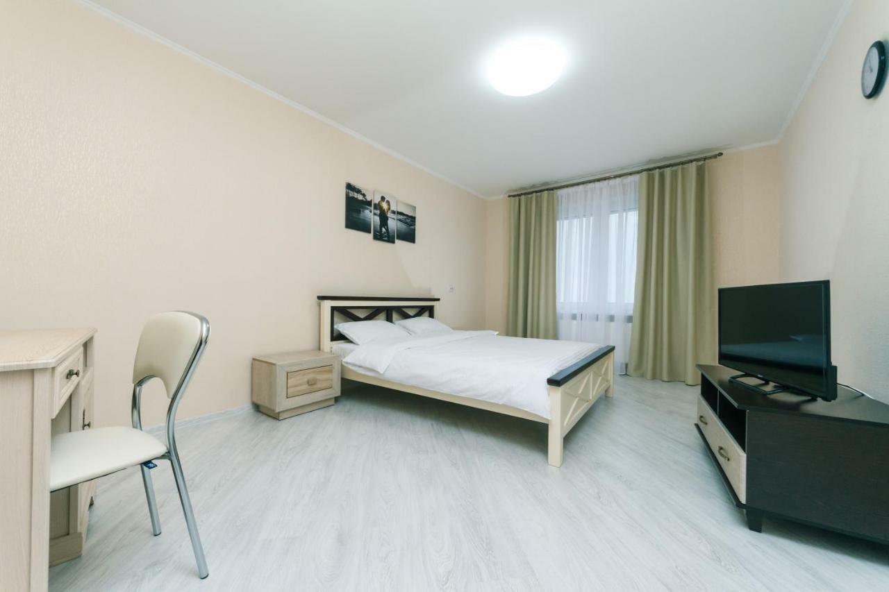 Видовая Квартира Yaroslavichi-2 Vyšhorod Esterno foto
