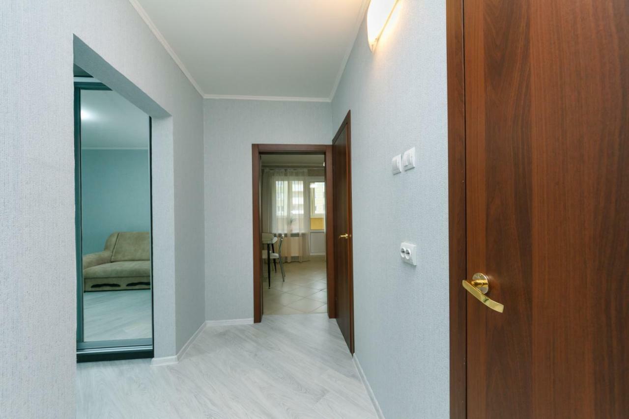 Видовая Квартира Yaroslavichi-2 Vyšhorod Esterno foto